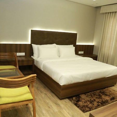 Hotel City Crown Mandsaur Extérieur photo