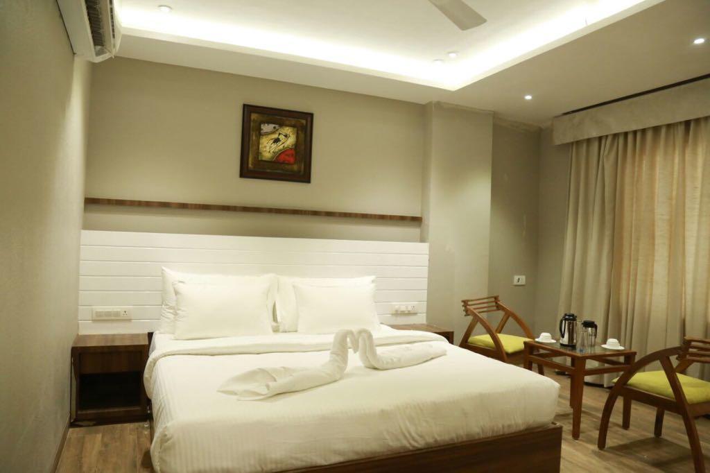 Hotel City Crown Mandsaur Extérieur photo