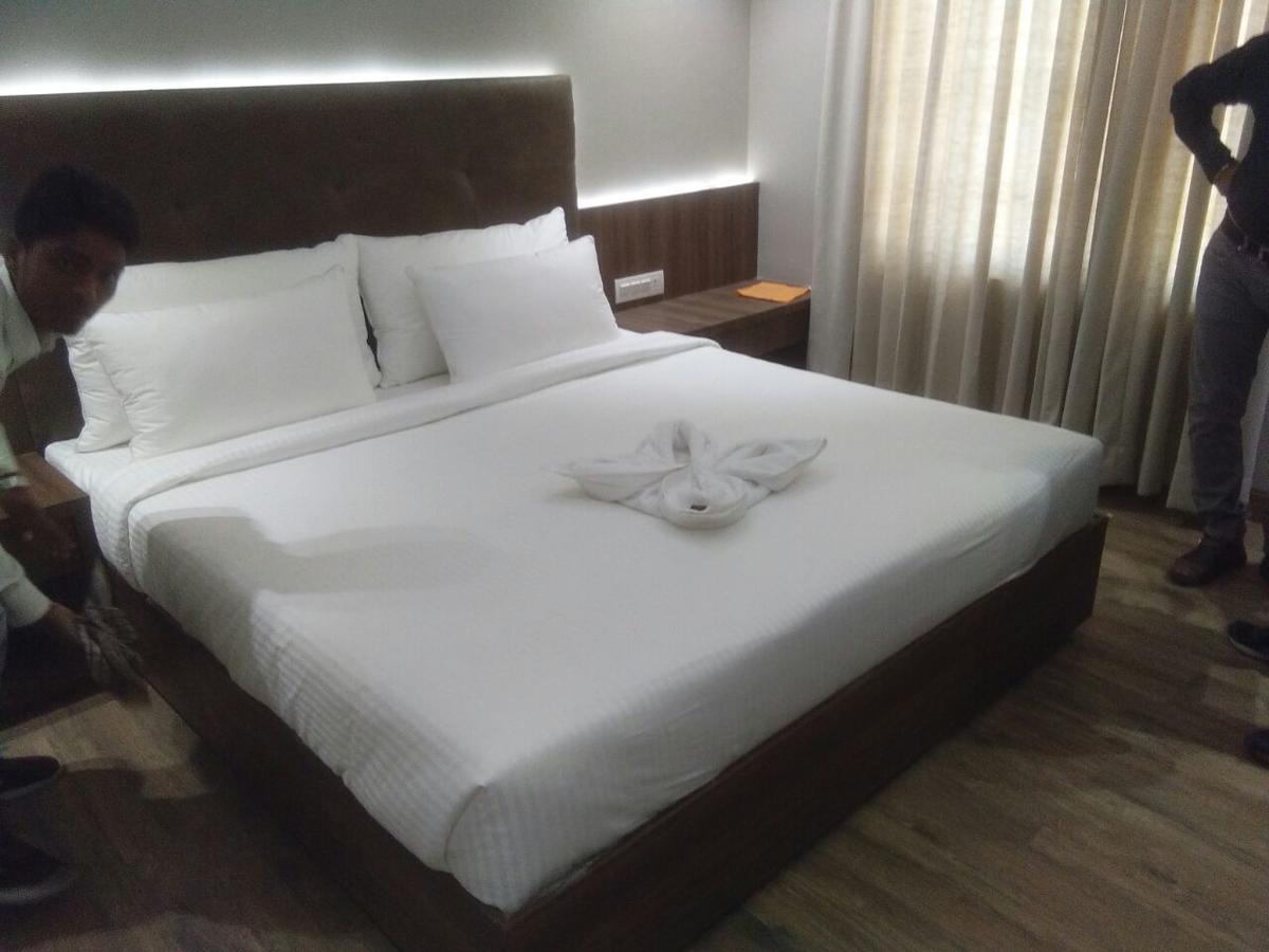 Hotel City Crown Mandsaur Extérieur photo